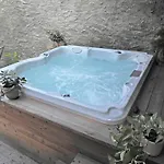 Appartamento Scalotta - Private Garden With Jacuzzi And