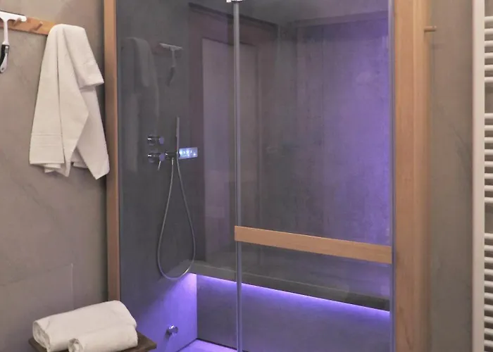 Апартаменты Scalotta - Private Garden With Jacuzzi And